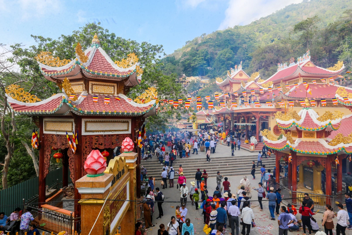 Chùa bà (linh sơn tiên thạch tự)