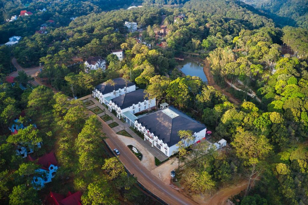 Golden sun hotel măng Đen