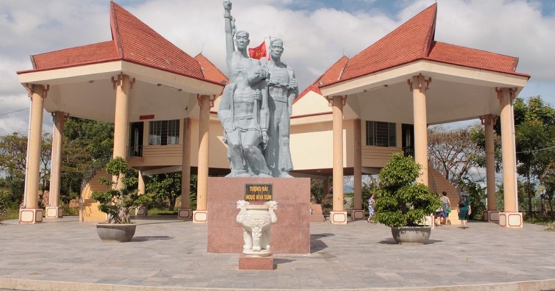 Nhà ngục kon tum